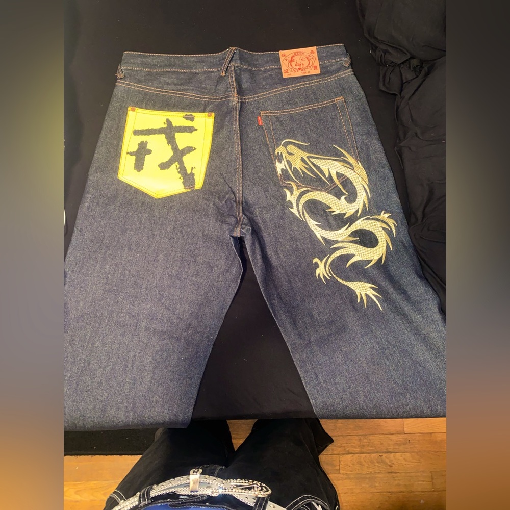 Evisu Dragon Jeans. Never Worn. Dm to make offers! - Picture 1 of 4